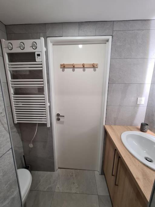 Apartment Au Calme Dans Avec Piscine *