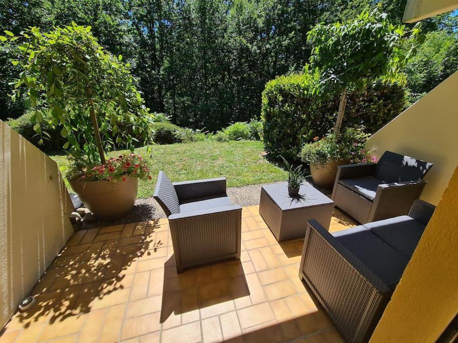 Au Calme Dans Avec Piscine Apartment *
